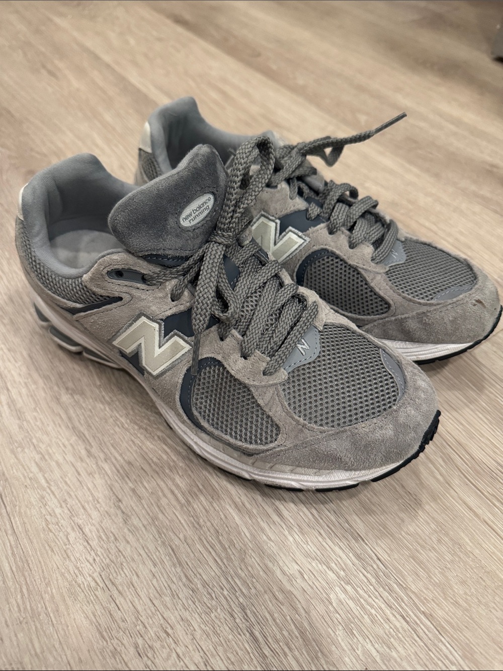 New Balance 2002r Sneakers Unisex Women’s 8.5 Mens 7